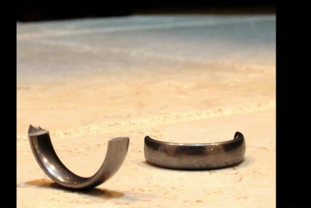 ring-broke-in-half-meaning-in-relationships